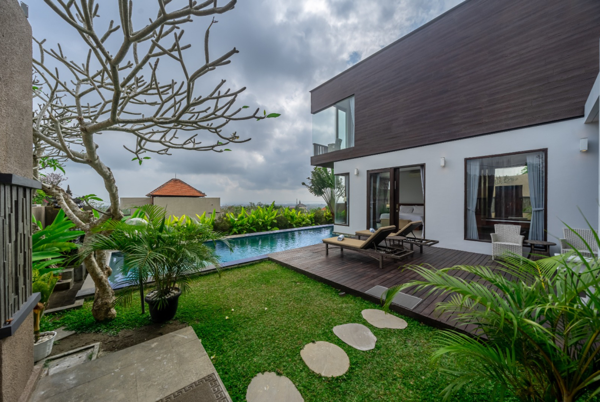 VILLA MEWAH DENGAN PEMANDANGAN LAUT DI BUKIT BINTANG - UNGASAN